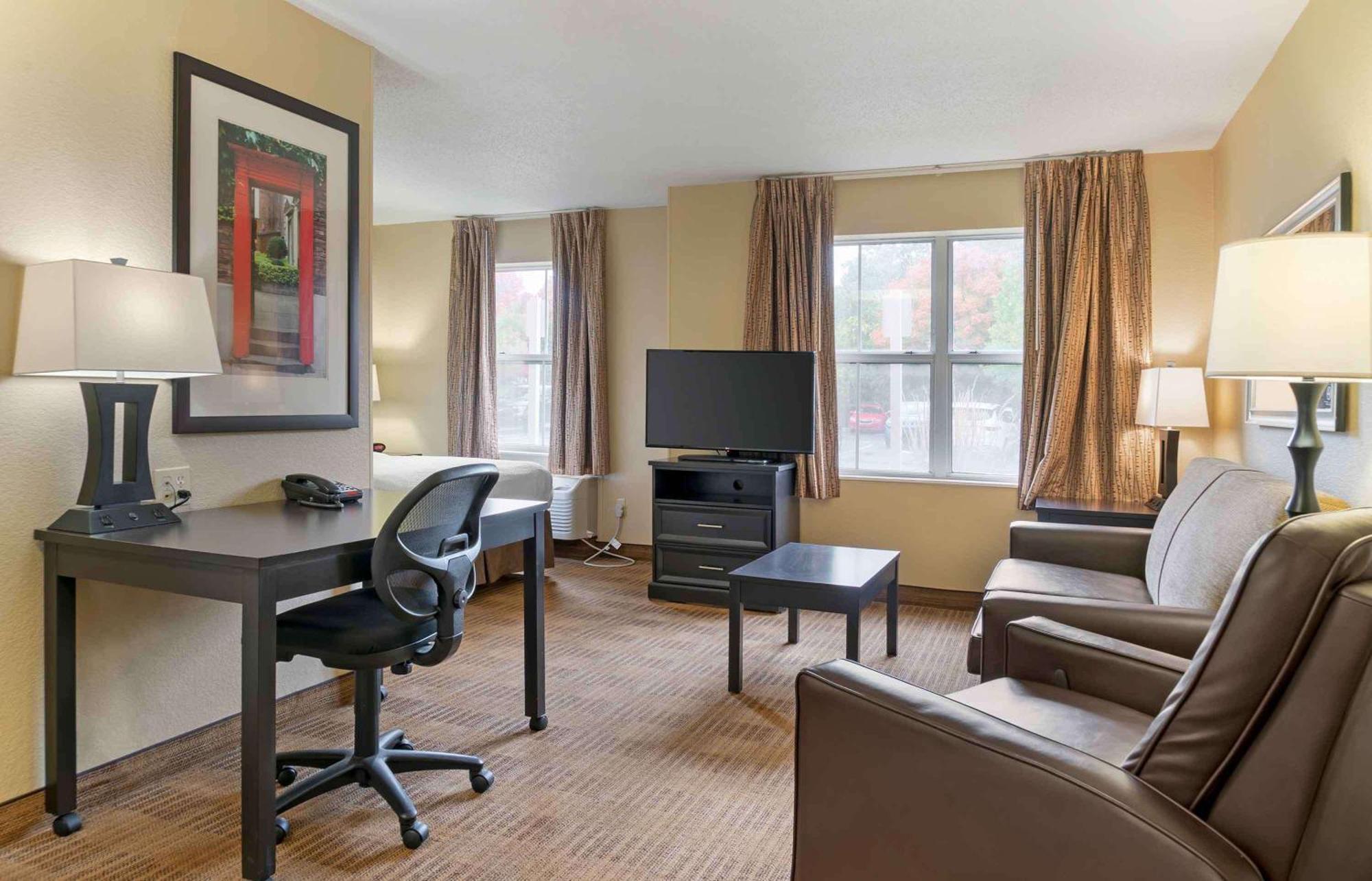 Extended Stay America Suites - Detroit - Novi - Orchard Hill Place Northville Exterior foto